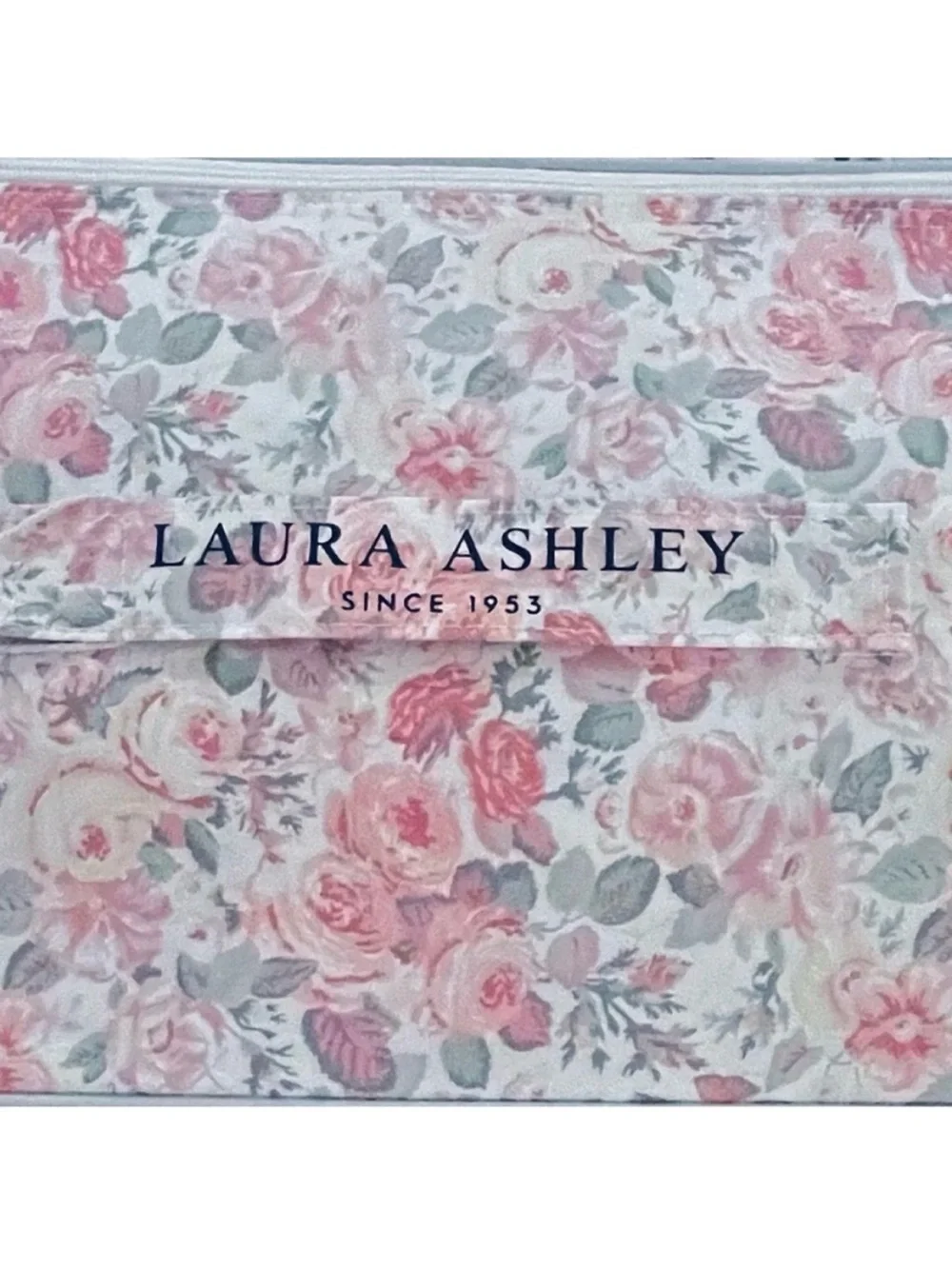 🆕-Laura Ashley Charming 7pc Queen Comforter Set in Pink Floral. Beautiful